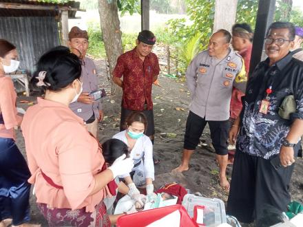 Laporan bahwa telah terjadi proses persalinan di Pinggir Pantai Sangsit 